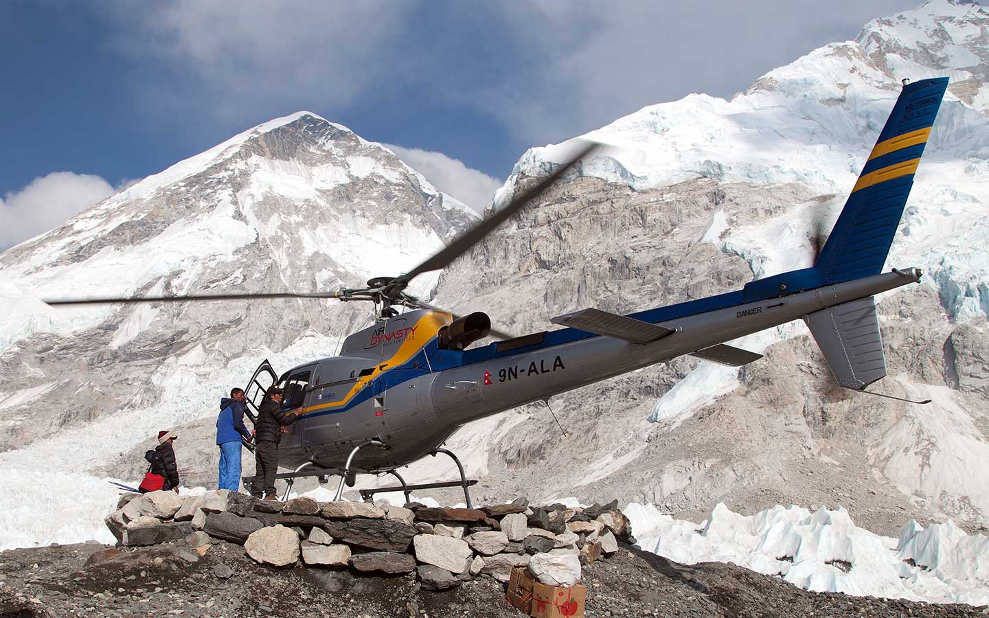 EBC Trek Helicopter Return from Pheriche - 11 Days